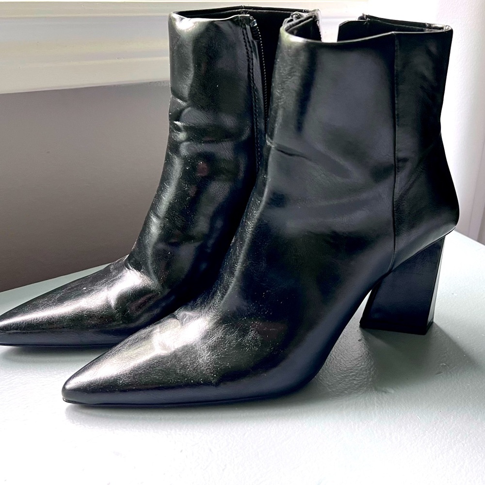 Triangular Zara heeled boots